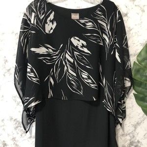 Chicos Size 1 M Medium Womens Short Sleeve Blouse Black and White Floral Top